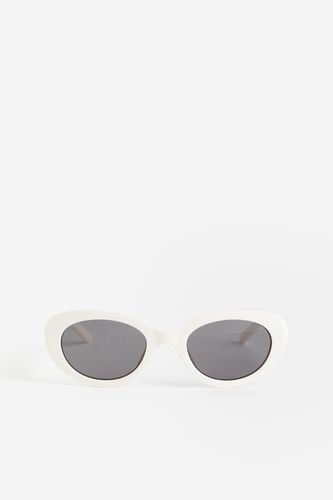 Ovale Sonnenbrille Cremefarben, Sonnenbrillen in Größe Onesize. Farbe: - H&M - Modalova