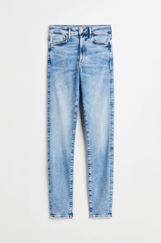True To You Skinny Ultra High Ankle Jeans Hellblau in Größe XXS. Farbe: - H&M - Modalova