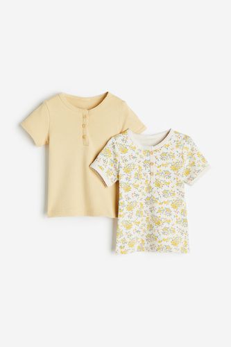 Er-Pack Gerippte Shirts Cremefarben/Gelbe Blumen, T-Shirts & Tops in Größe 62. Farbe: - H&M - Modalova