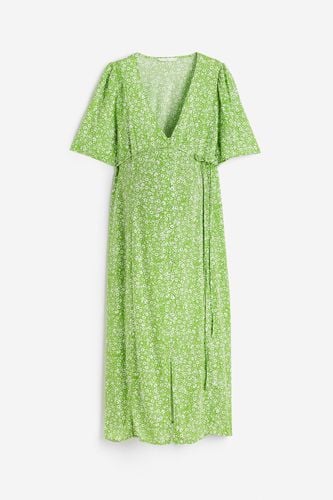 MAMA Kleid mit V-Ausschnitt Grün/Geblümt, Kleider in Größe XS. Farbe: - H&M - Modalova