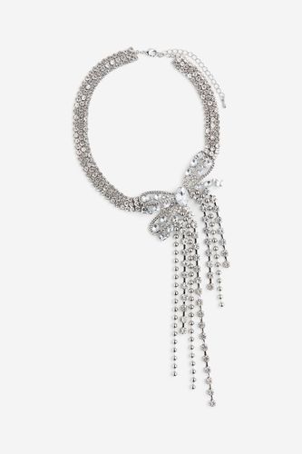 Halskette mit Strass und Zierschleife Silberfarben, Halsketten in Größe Onesize. Farbe: - H&M - Modalova