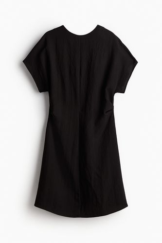 Kleid mit betonter Taille Schwarz, Alltagskleider in Größe XXL. Farbe: - H&M - Modalova