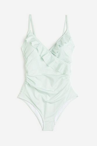Shape-Badeanzug mit Volants Weiß/Grün gestreift, Badeanzüge in Größe 44. Farbe: - H&M - Modalova