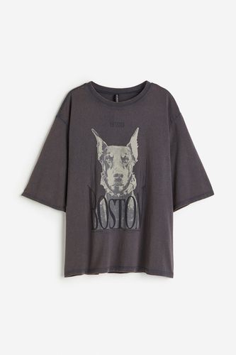 Oversized T-Shirt Dunkelgrau/Boston in Größe XXS. Farbe: - H&M - Modalova
