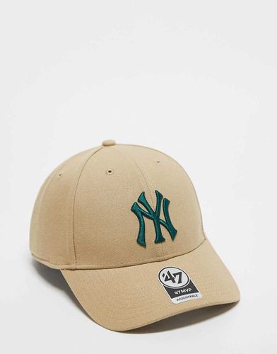 NY Yankees - Cappellino con visiera beige con logo a contrasto - 47 Brand - Modalova