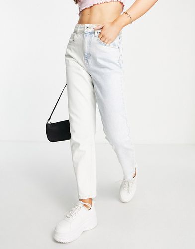 Cotton On - Mom jeans lavaggio medio con motivo patchwork - Cotton:On - Modalova