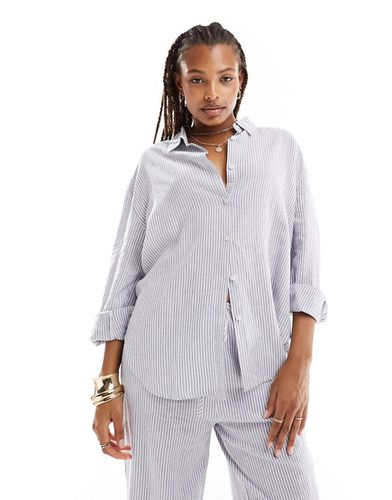 Cotton On - Camicia comoda oversize in misto lino a righe - Cotton:On - Modalova