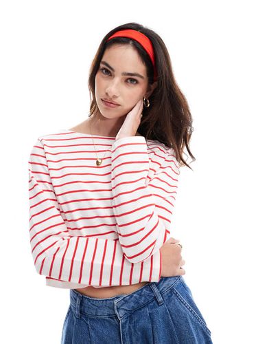 Cotton On - Crop top a maniche lunghe a righe rosse con scollo a barchetta - Cotton:On - Modalova