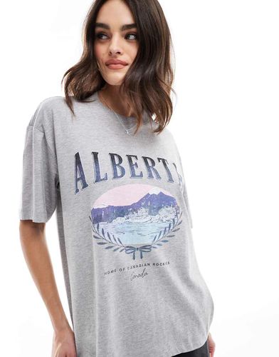 Cotton On - T-shirt squadrata grigia con stampa "Alberta" - Cotton:On - Modalova