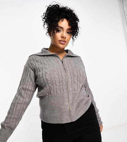 Plus - Maglione lavorato a trecce grigio mélange con colletto oversize e zip - Collusion - Modalova