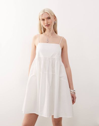 Robe babydoll courte à fines bretelles - Blanc - Collusion - Modalova