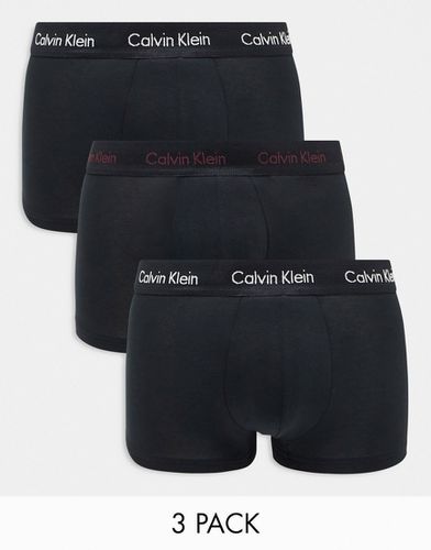 Confezione da 3 paia di boxer aderenti a vita bassa neri con fascia in vita con logo a contrasto - Calvin Klein - Modalova