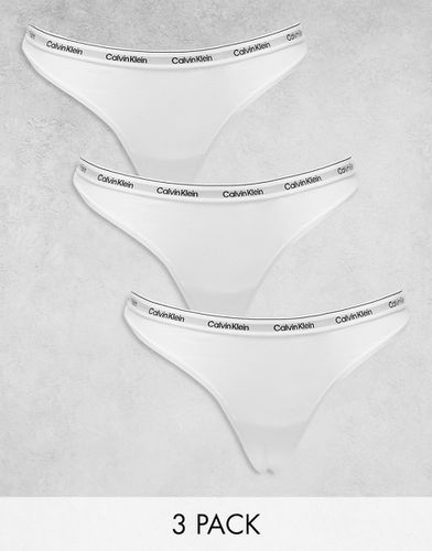 Confezione da 3 perizomi bianchi con logo - Calvin Klein - Modalova