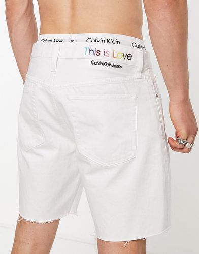 Pride Capsule - Pantaloncini bianchi in cotone taglio corto con fondo grezzo - WHITE - Calvin Klein Jeans - Modalova