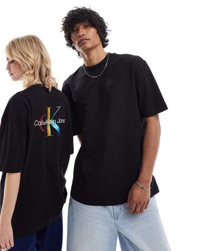 Pride - T-shirt nera oversize unisex con stampa sul retro - Calvin Klein Jeans - Modalova