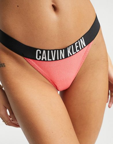Slip bikini sgambati con logo a coste rossi - Calvin Klein - Modalova