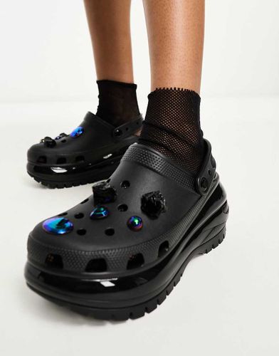 Mega Crush - Zoccoli neri con conchiglie e perle - In esclusiva per ASOS - Crocs - Modalova