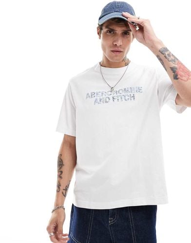 Trapped - T-shirt oversize bianca con motivo del logo - Abercrombie & Fitch - Modalova