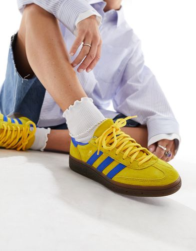 Handball Spezial - Sneakers gialle e blu con suola in gomma - adidas Originals - Modalova