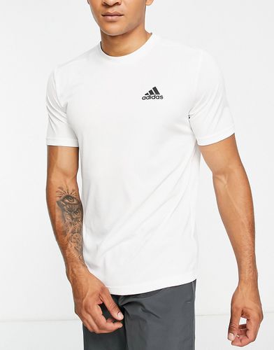 Adidas Training - T-shirt bianca con logo Badge of Sport - adidas performance - Modalova