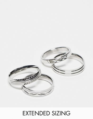 Confezione da 4 anelli sottili a fascia in acciaio inossidabile resistente all'acqua argentati con motivo inciso - ASOS DESIGN - Modalova