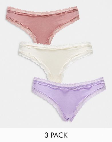 Confezione da 3 paia di slip in cotone e pizzo stile brasiliana lilla, rosa e color crema - ASOS DESIGN - Modalova