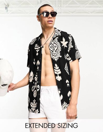 Camicia con rever comoda con stampa azteca - ASOS DESIGN - Modalova