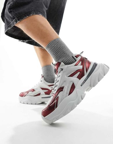 Chunky sneakers grigie con pannelli bordeaux metallizzati - ASOS DESIGN - Modalova