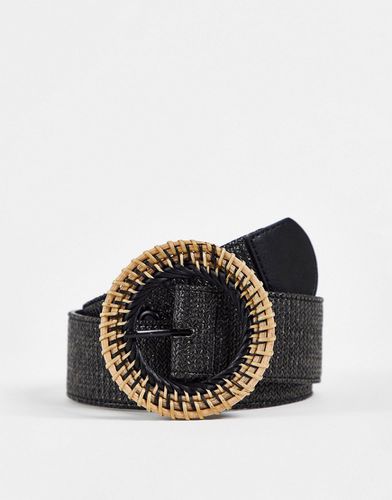 Cintura per vita e fianchi in paglia nera con fibbia in rattan - ASOS DESIGN - Modalova