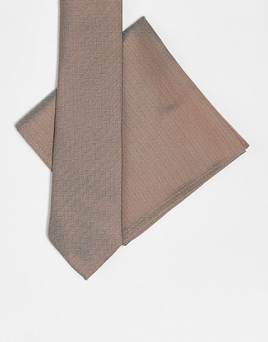 Cravatta e fazzoletto da taschino color tortora - ASOS DESIGN - Modalova