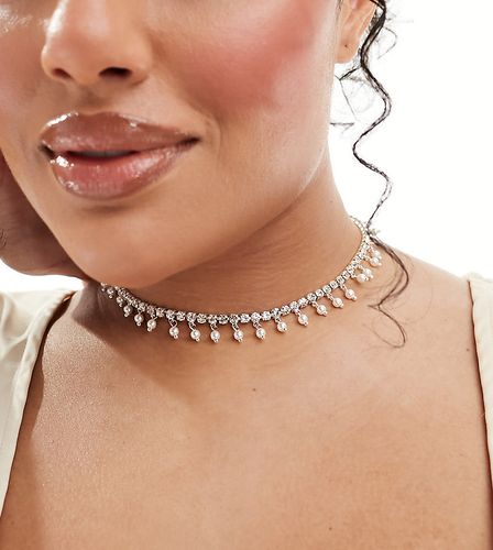ASOS DESIGN Curve - Collarino argentato con perle sintetiche e cristalli incastonati - ASOS Curve - Modalova