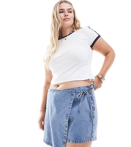 ASOS DESIGN Curve - Gonna pantalone in denim lavaggio medio - ASOS Curve - Modalova