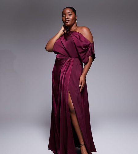 ASOS DESIGN Curve - Exclusivité - Robe longue en satin fendue sur le côté avec épaules tombantes - profond - Asos Curve - Modalova
