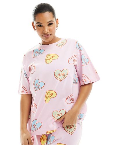ASOS DESIGN Curve - Set pigiama oversize con stampa a cuori con pantaloncini e T-shirt - ASOS Curve - Modalova