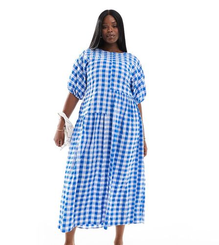 ASOS DESIGN Curve - Robe t-shirt mi-longue et asymétrique à carreaux vichy - Bleu - Asos Curve - Modalova