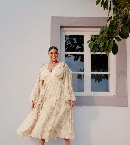 ASOS DESIGN Curve - Robe volantée mi-longue à imprimé fleuri avec découpe et empiècement en dentelle - Asos Curve - Modalova