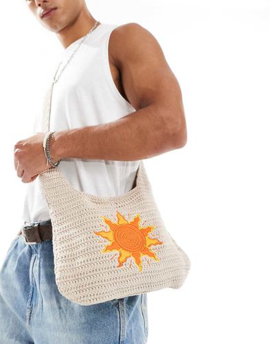 Borsa a tracolla con lavorazione all'uncinetto a mano e sole ricamato - ASOS DESIGN - Modalova