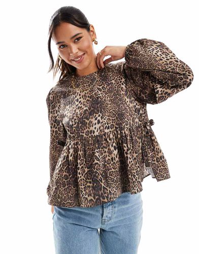 Blusa grembiule con stampa leopardata in popeline con allacciatura laterale - ASOS DESIGN - Modalova