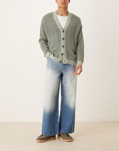 Jean ultra baggy avec délavage extrême sur une partie - moyen délavé - Asos Design - Modalova