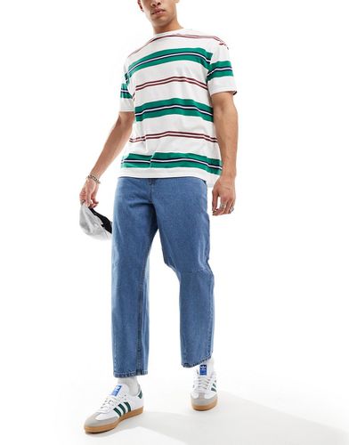 Jeans rigidi classici con pinces lavaggio medio - ASOS DESIGN - Modalova