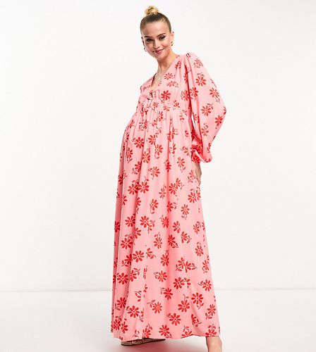 ASOS DESIGN Maternity - Vestito midi a maniche lunghe rosso e rosa a fiori in viscosa con scollo a V - ASOS Maternity - Modalova