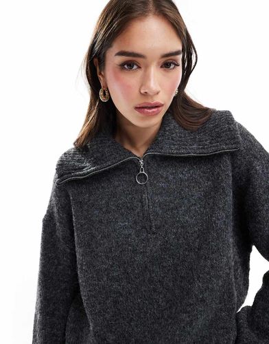 Maglione antracite in filato soffice con zip sul collo - ASOS DESIGN - Modalova