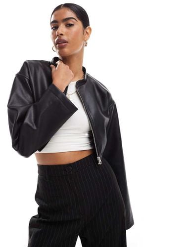 Super cropped leather look jacket in black - ASOS DESIGN - Modalova