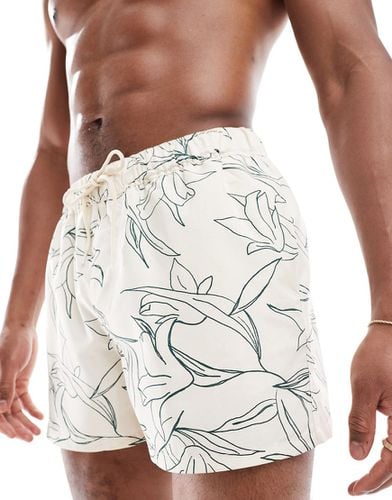 Pantaloncini da bagno corti beige con stampa a fiori - ASOS DESIGN - Modalova