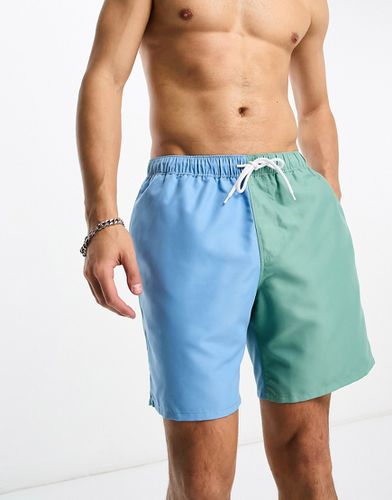 Pantaloncini da bagno taglio medio con stampa color block - ASOS DESIGN - Modalova