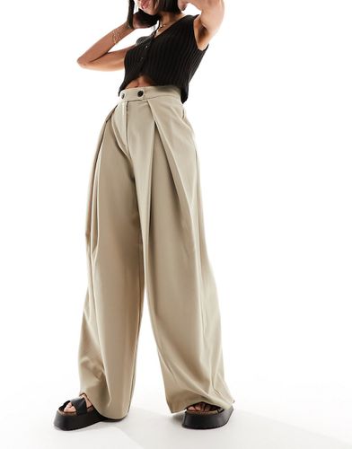 Pantaloni color talpa a fondo ampio ripiegati sul davanti - ASOS DESIGN - Modalova