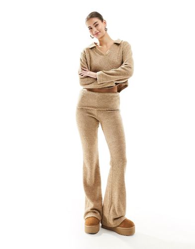 Pantaloni con fondo ampio e fascia in vita con risvolto écru in bouclé in coordinato - ASOS DESIGN - Modalova