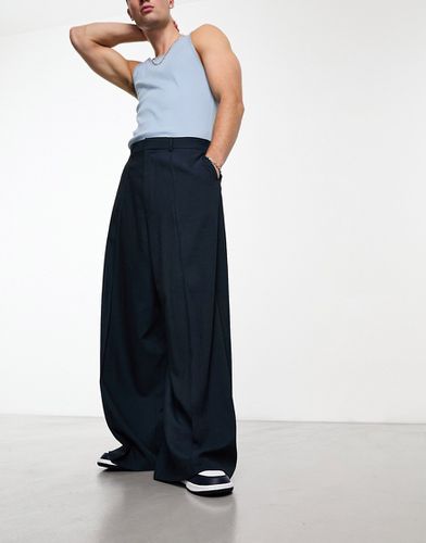 Pantaloni eleganti a fondo super ampio puntinato con pinces - ASOS DESIGN - Modalova