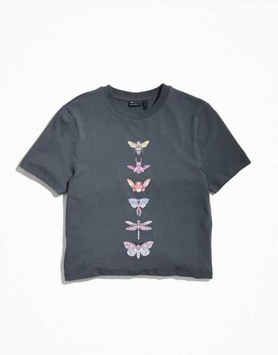 Pride - T-shirt genderless corta e stretta nera con stampa sul petto - ASOS DESIGN - Modalova