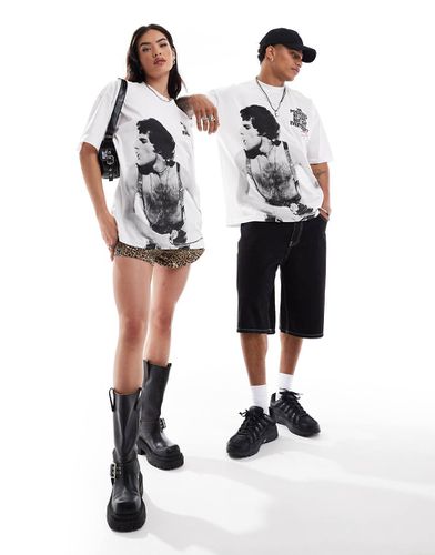 T-shirt unisex oversize bianca con stampa e ricamo "Freddie Mercury" su licenza - ASOS DESIGN - Modalova